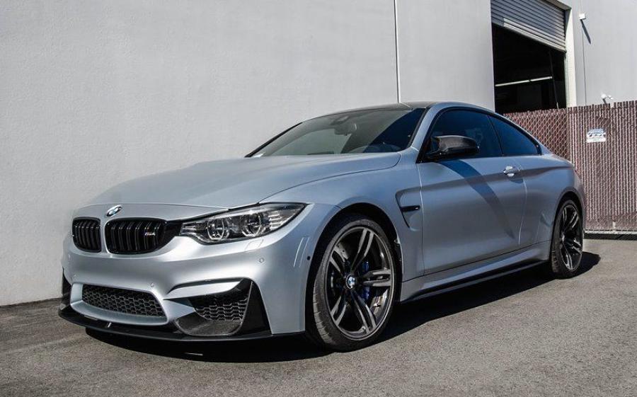  BMW M4 Coupe Frozen Silver M Performance 2016 года  (фото 1 из 10)